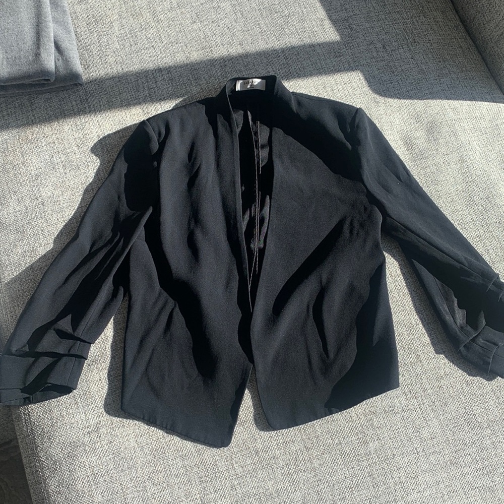 Babaton Cropped Blazer w/ Shoulder pad